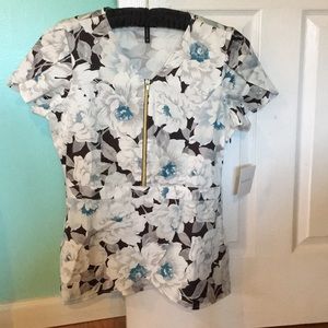 Brand new Jaanuu Scrub Top